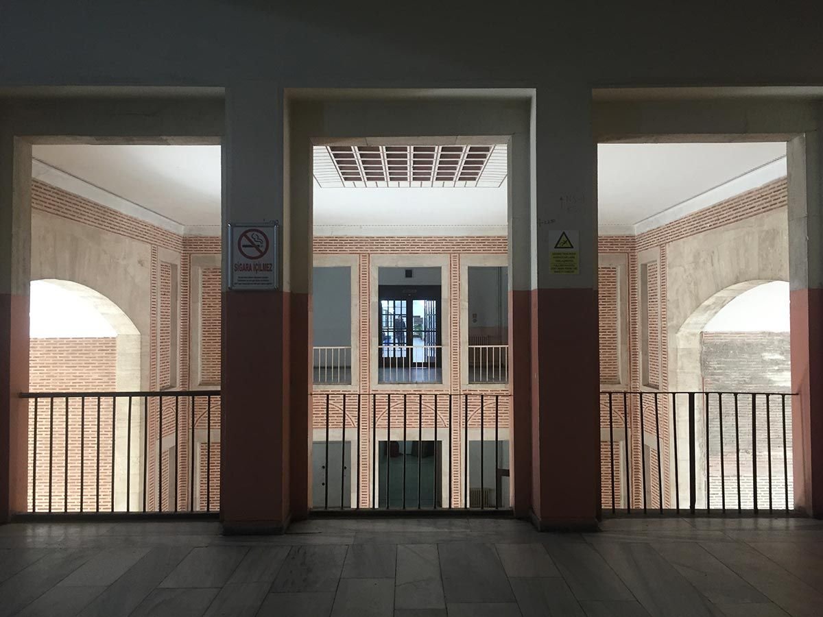 Istanbul Edebiyat Fakultesi